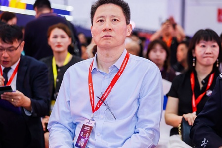 山西省公安厅厅党委委员、副厅长  刘春安