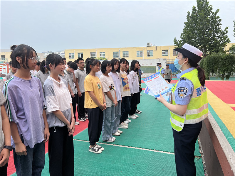 开学啦！河南交警全面开启“护学模式” | 开学季