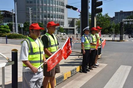 交通安全，大学生开始扛事了