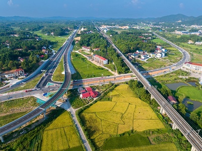 白南高速公路建成通车！