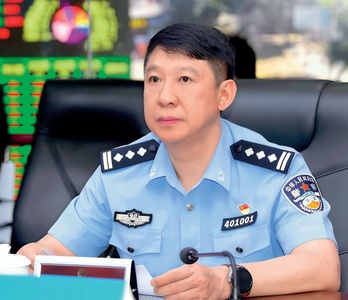 访谈｜开辟“AI+交通管理”创新应用路径——访福建省泉州市公安局党委委员、交警支队支队长李健康