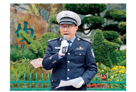 访谈｜绘就有温度见实效的文明交通画卷——访重庆市公安局万盛经开区公安分局交管支队支队长张敏