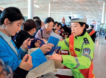 交警故事｜周亭竹：驻守国门的“多面警花”