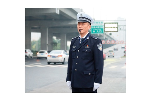 访谈｜让群众出行更顺心、暖心、放心——访山东省济宁市公安局交通管理支队支队长黄涛