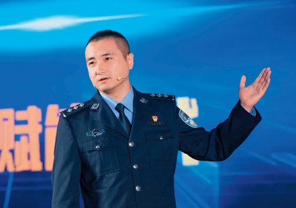 交警故事｜左洁麓：数字浪潮中的追风者