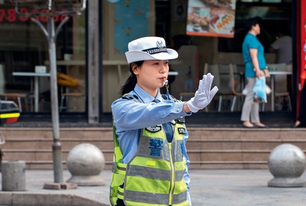 交警故事｜叶紫黎：温情守护每一程  点亮山城平安路