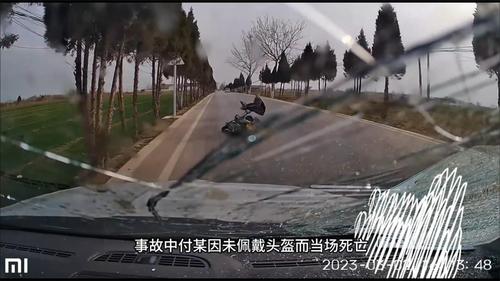 头盔能保命，可有人偏不信！