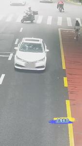 占道超车，非机动车负全责！#交通事故警示录 #交通安全知识点 #文明交通携手共创