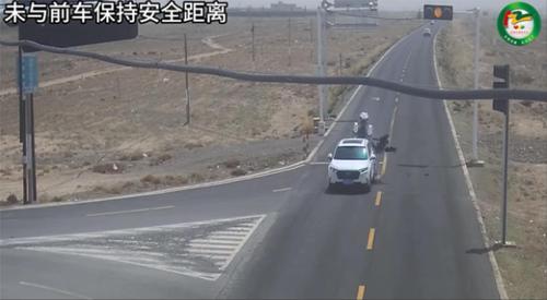 未保持安全车距，这画面看起来触目惊心！