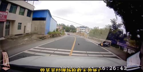 弯道强行超车？这般结局意料之中！