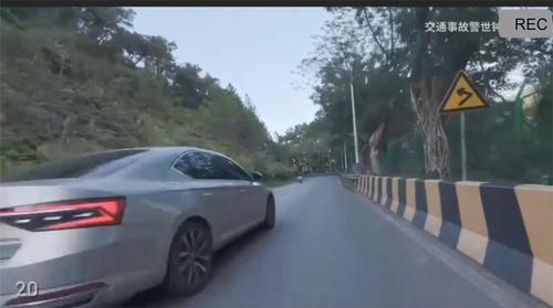 弯道强行超车？一时侥幸把自己坑惨！