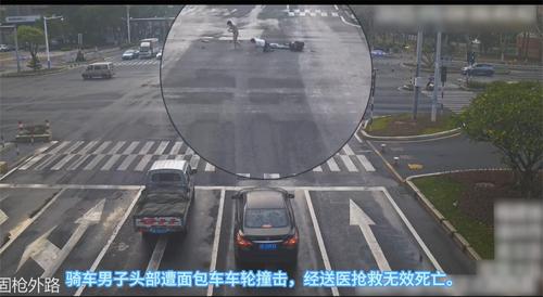 超员闯红灯不戴头盔，摩托驾驶人付出生命代价！