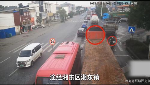 这起悲剧提醒你：千万别跟大车 “肩并肩”！