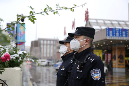 各地铁路公安全力守护元旦假期旅客安全出行