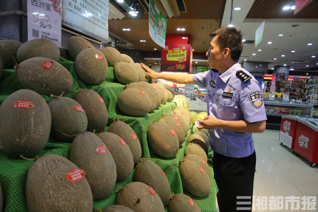 为了交通安全宣传，交警对食物出手了最新推荐