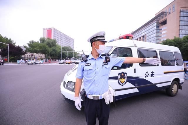 海淀交通支队宣传活动引导居民文明出行最新推荐