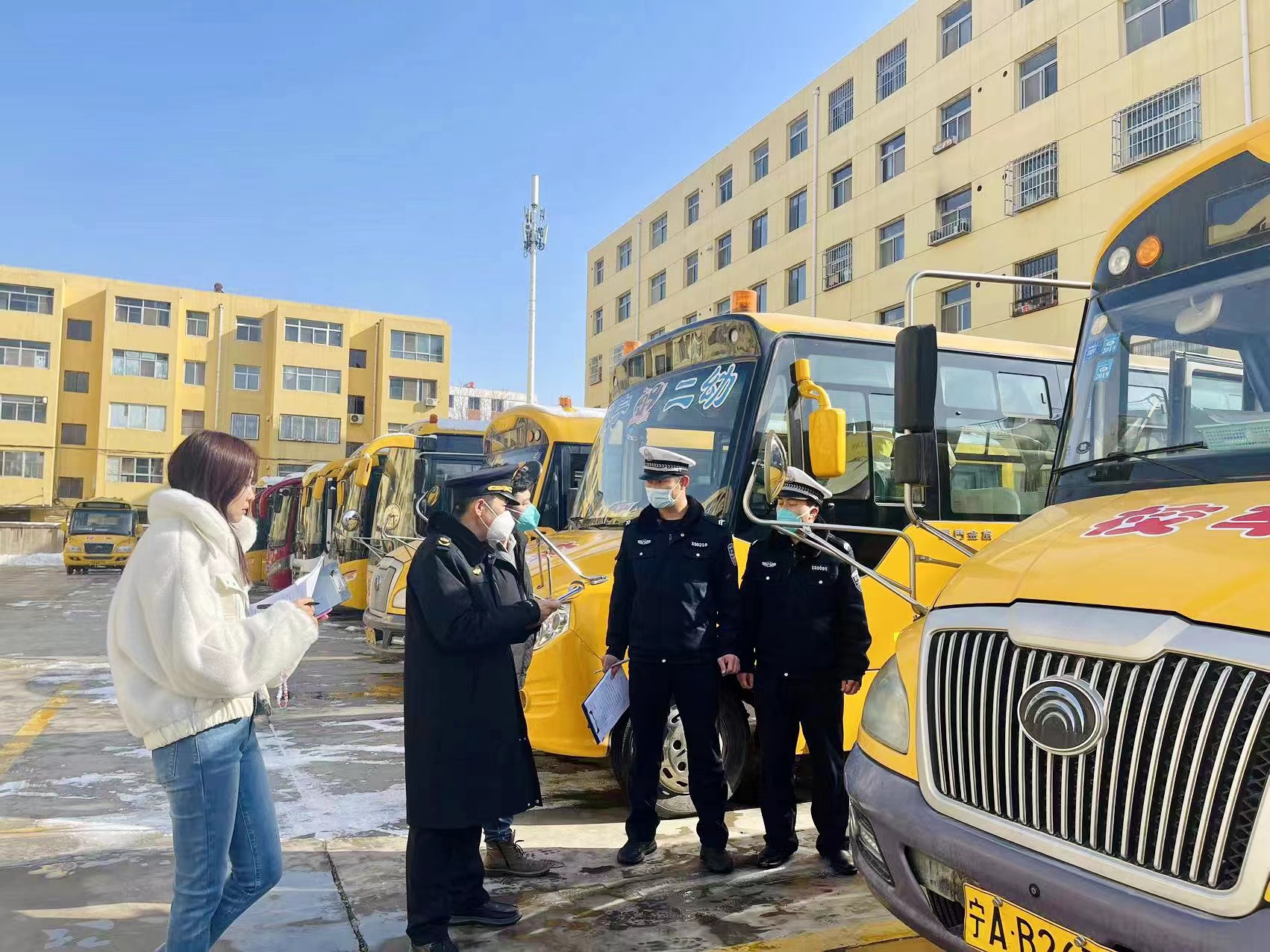 平安春运 交警同行 | 学生安全无小事 校车检查迎开学