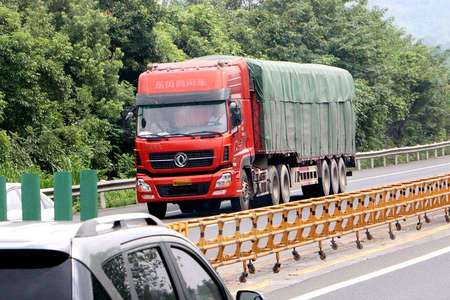 进出藏通道货运车辆运行总体顺畅 通行效率得到明显提升