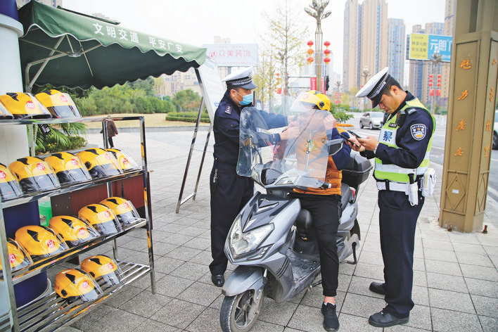 广安：电动车“共享头盔”上线 让更多骑行者共享安全最新推荐