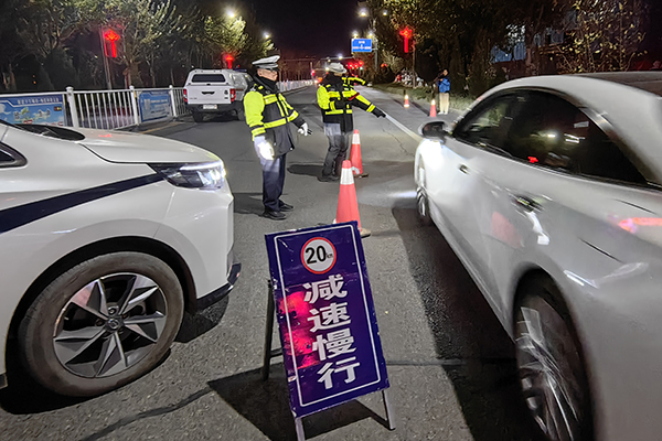 宁夏青铜峡交警一夜查获7名涉酒驾驶人员