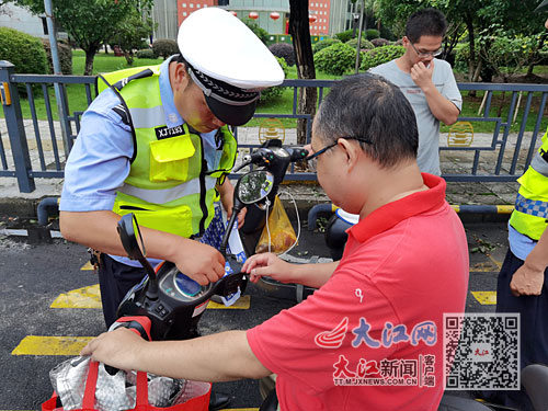 守护交通安全从“头”做起 南昌市积极推进骑乘电动车市民佩戴头盔最新推荐