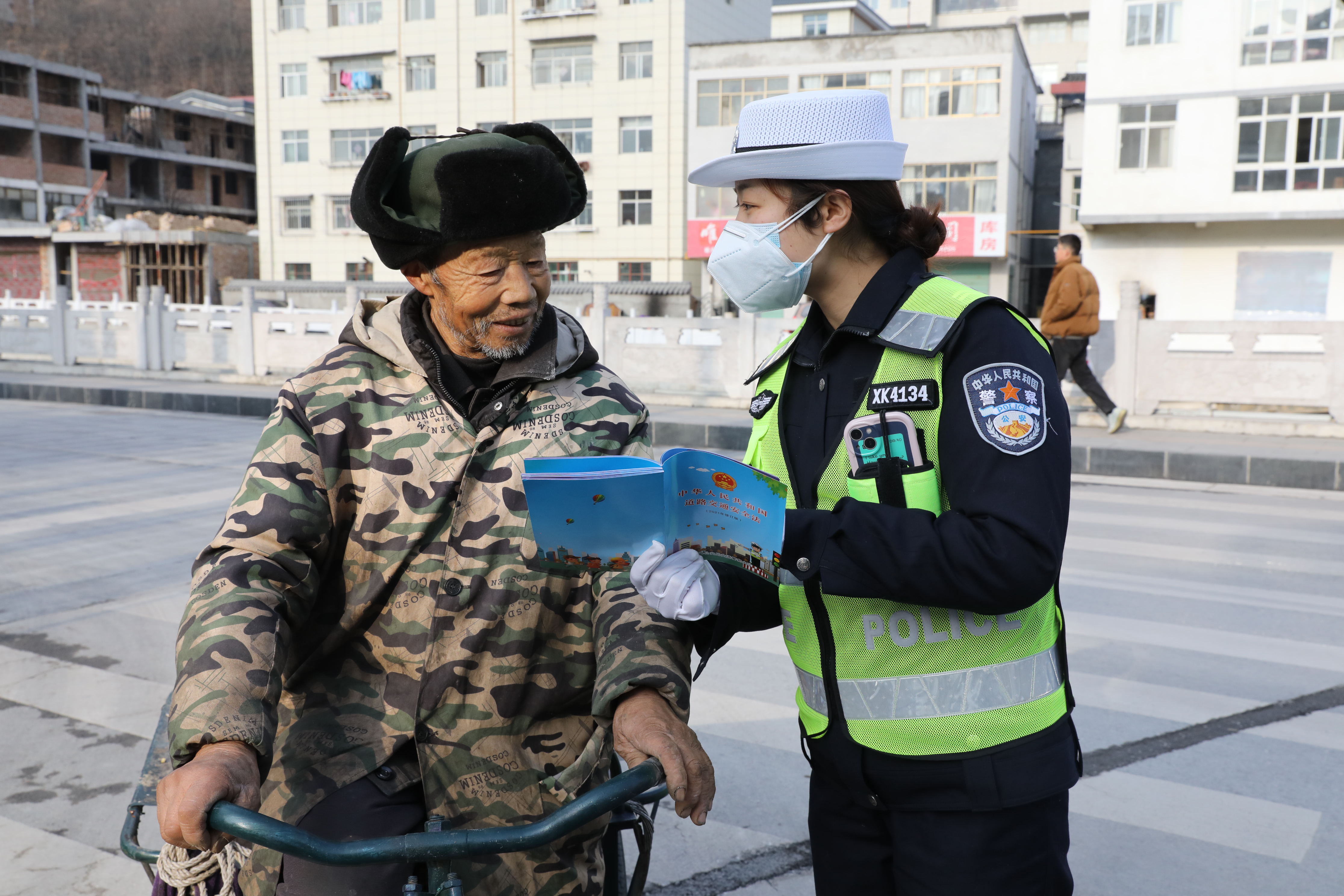 甘肃陇南康县：岁末年初天渐寒，安全宣传筑防线！