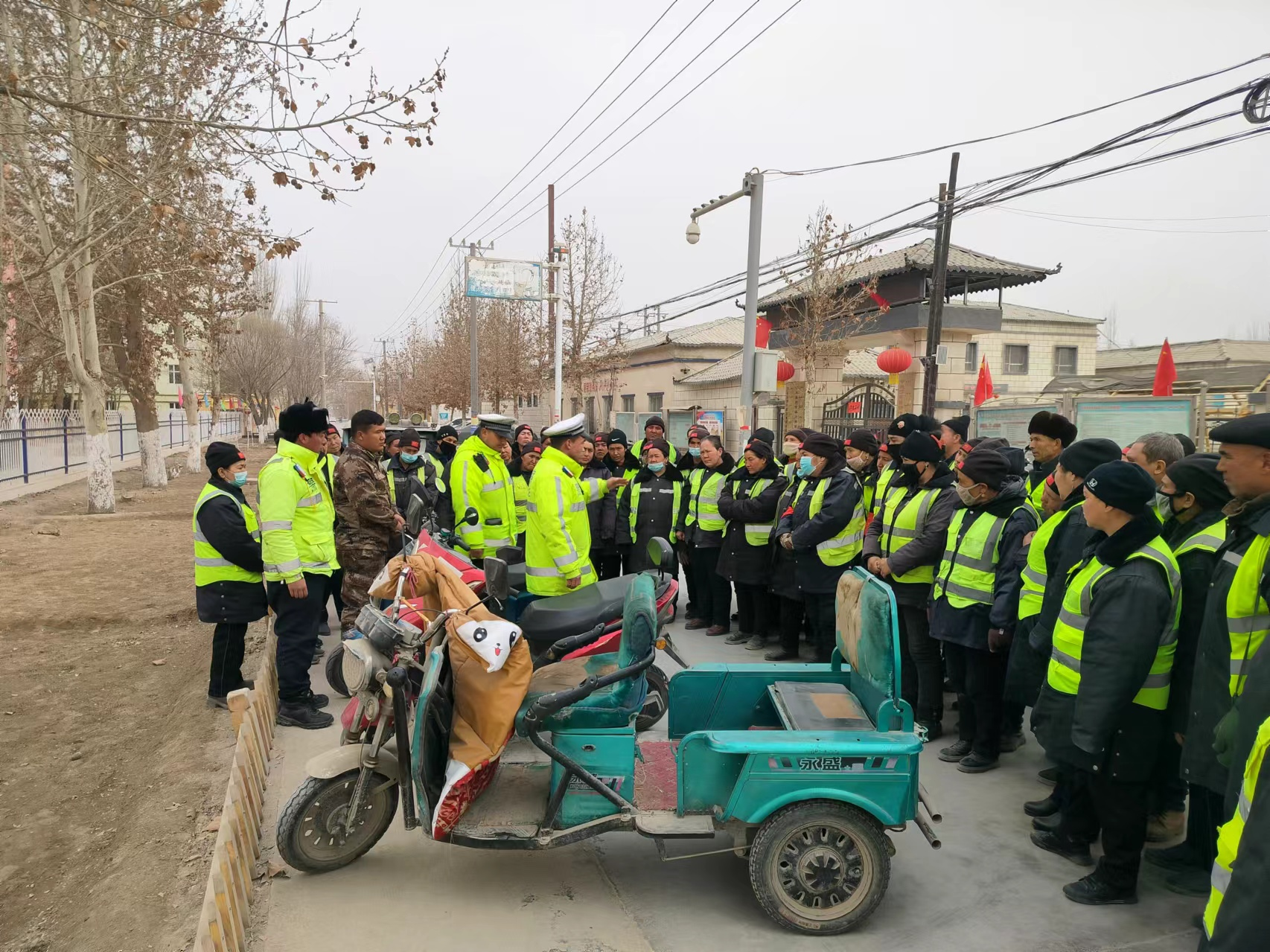 新疆莎车交警组织“两站两员”培训工作 深入农村开展交通安全宣传