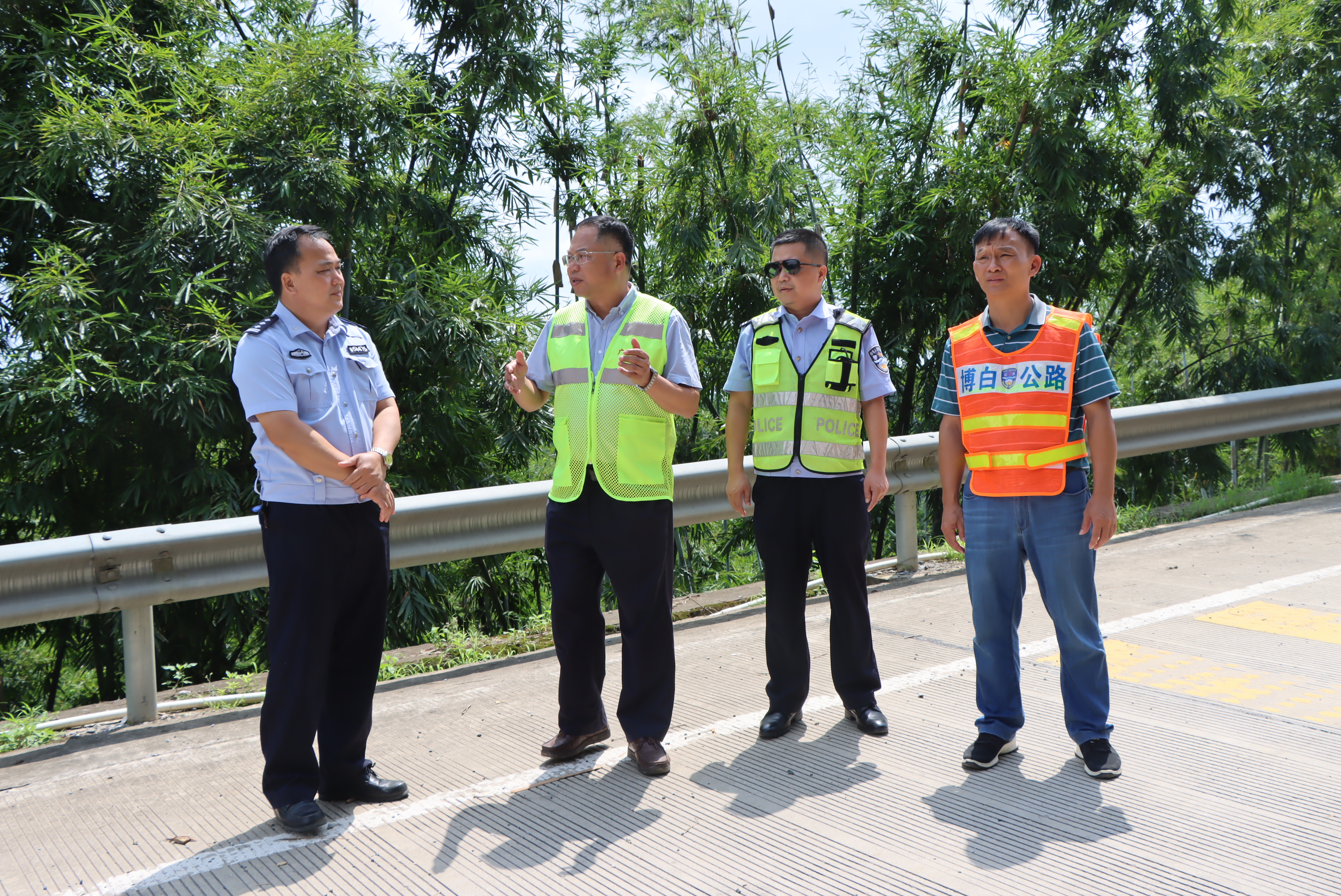 广西博白公路养护中心全力保障“中秋国庆”双节公路安全畅通