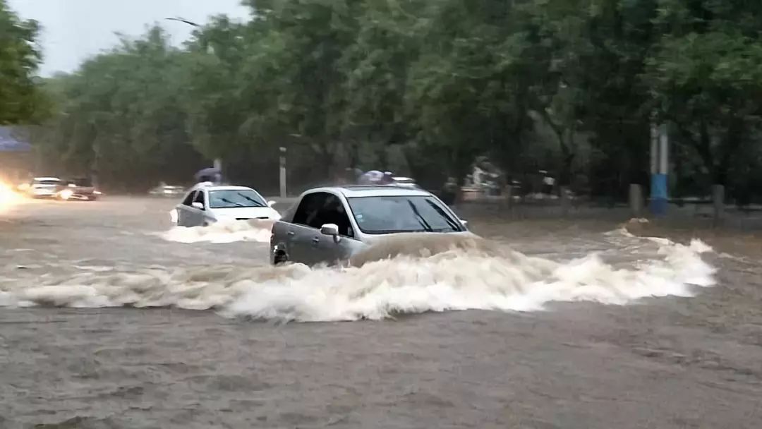 暴雨当前，济南交警发布出行安全指南最新推荐