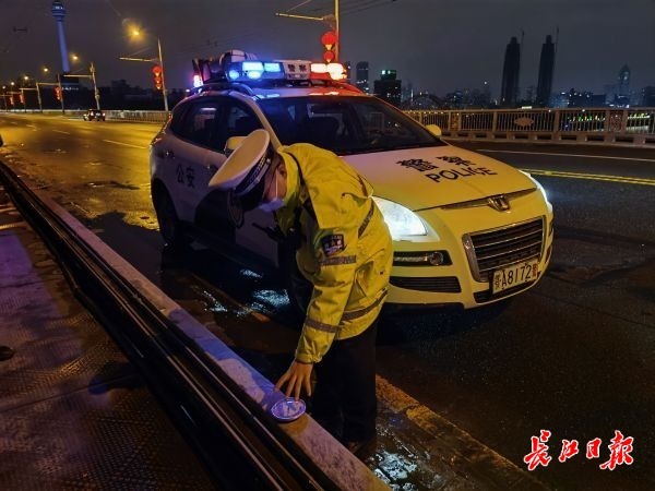 全市400余名警力彻夜守护，严查道路结冰保障交通安全最新推荐