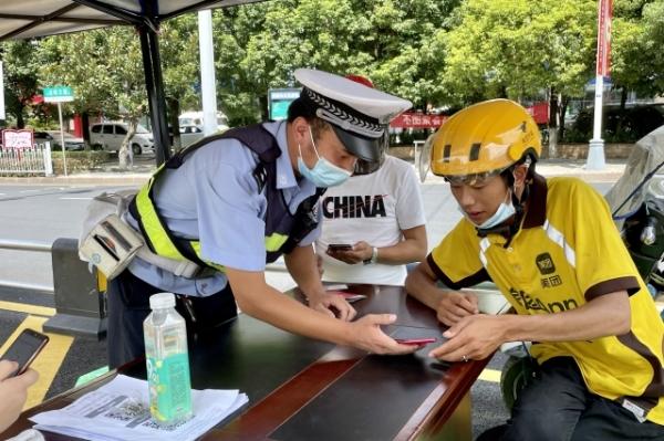 贵阳白云交警加大“三车”整治力度最新推荐