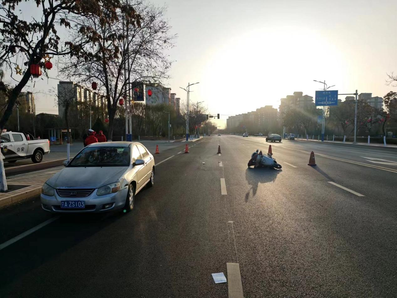 车辆进出路口要避让 驾驶人容易忽视的细节